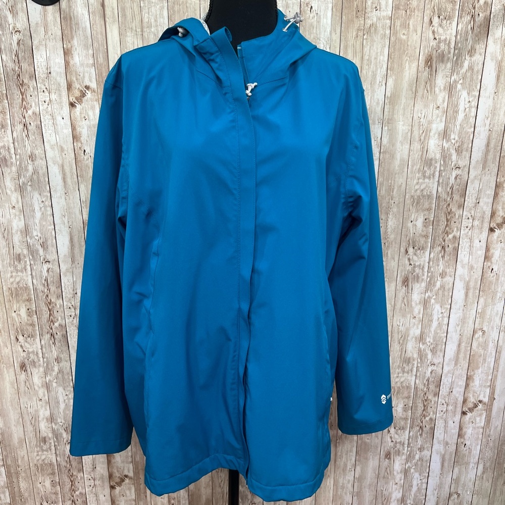 Free Country Blue Utility Jacket with High Collar and‎ Water-Resistant Fabric